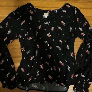 Black floral women’s shirt size small